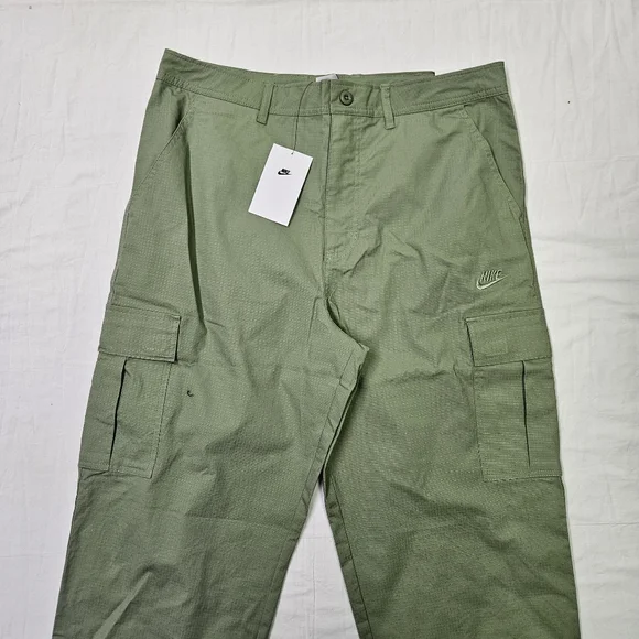 Nike Club Standard Fit Oil Green Cargo Pants FZ5765-386 Men's Size 34x32